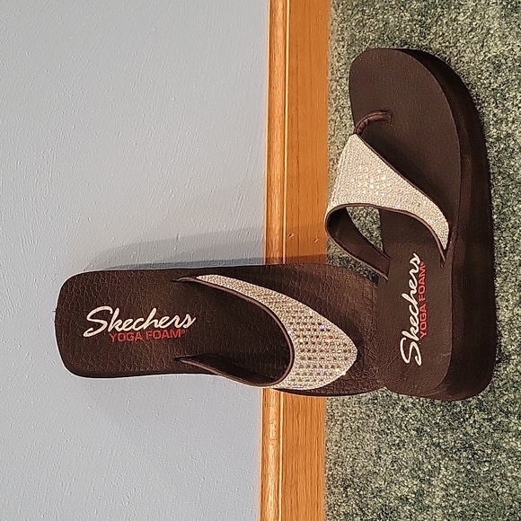Skechers Shoes - Skechers Yoga Foam - 9